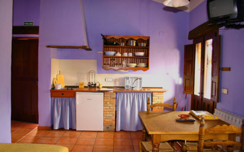 Apartamentos Rurales El Canchal De La Gallina: Rustic Retreat with Jacuzzi & Heated Pool Hervas Exterior photo