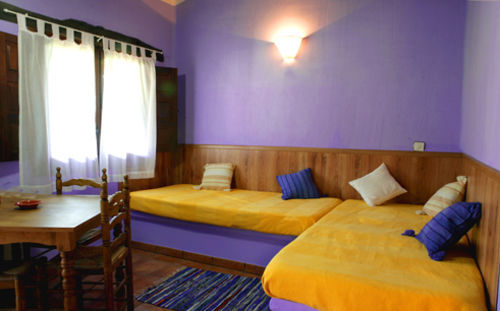 Apartamentos Rurales El Canchal De La Gallina: Rustic Retreat with Jacuzzi & Heated Pool Hervas Exterior photo